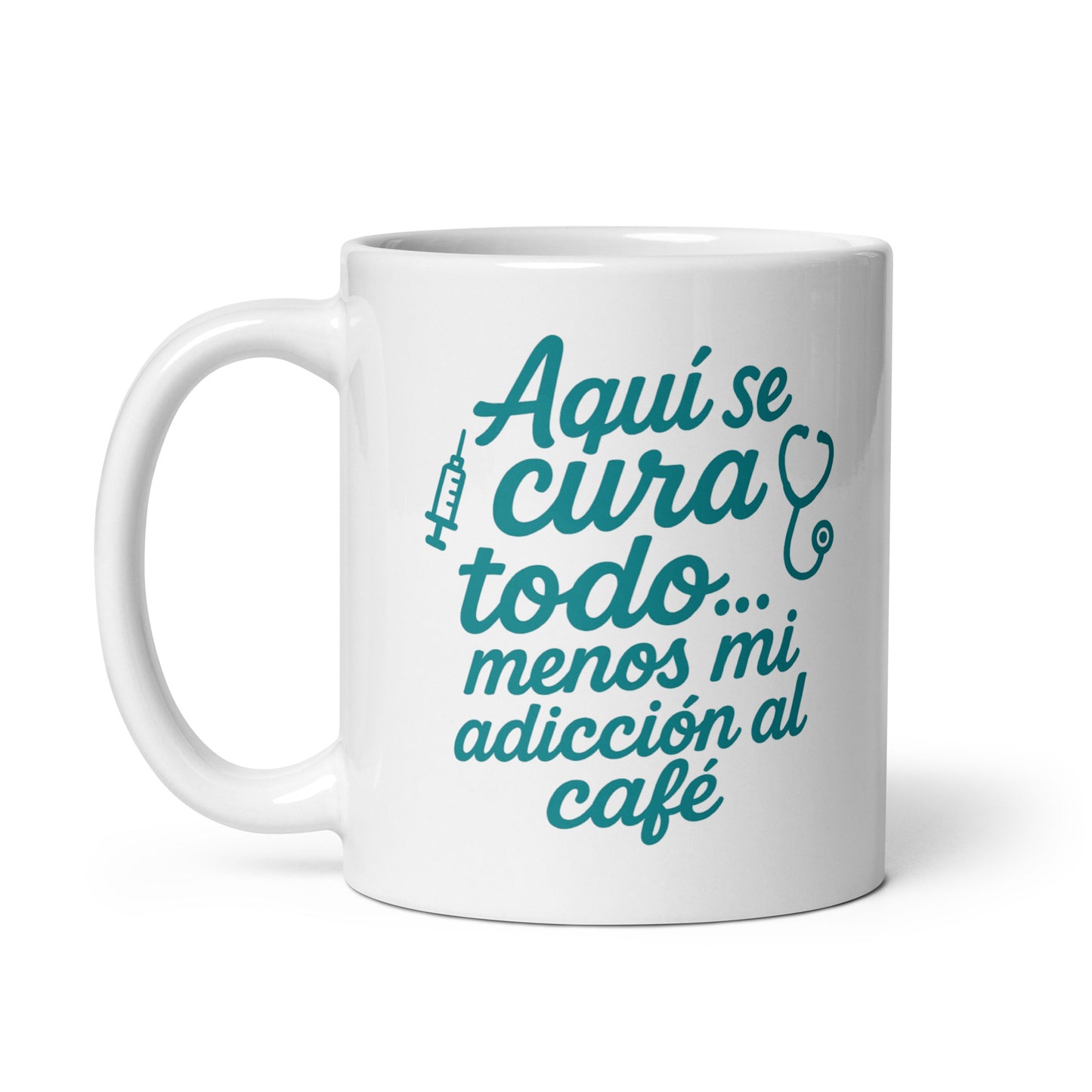 Taza con frase “Aquí se cura todo... menos mi adicción al café” para sanitarios
