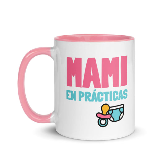Taza con frase “Mami en prácticas” para mamás primerizas