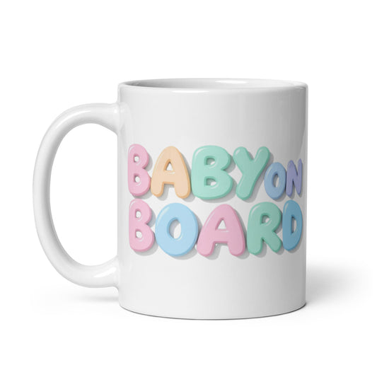 Taza con frase “Baby on board” para embarazadas y papás primerizos