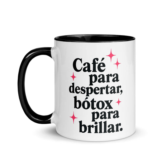 Taza con frase “Café para despertar, bótox para brillar” para regalar a mayores de 50 con humor y estilo