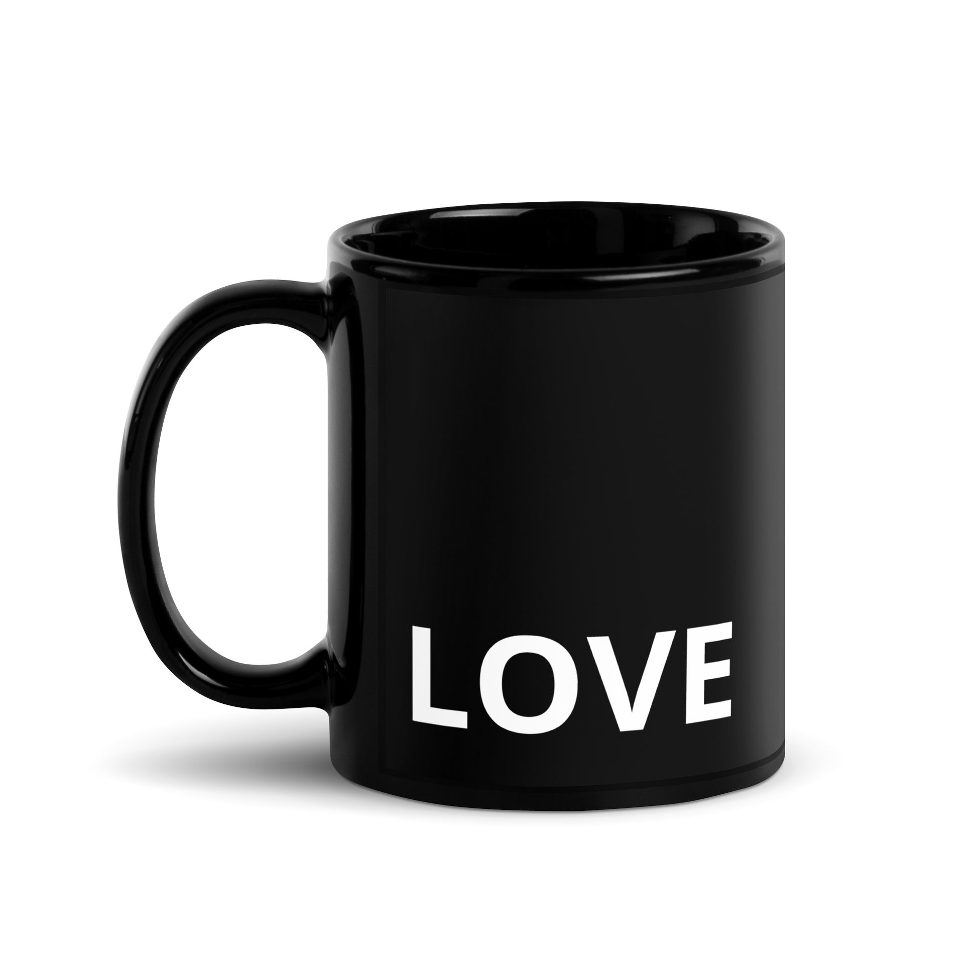Taza con la palabra “LOVE” en diseño minimalista y divertido