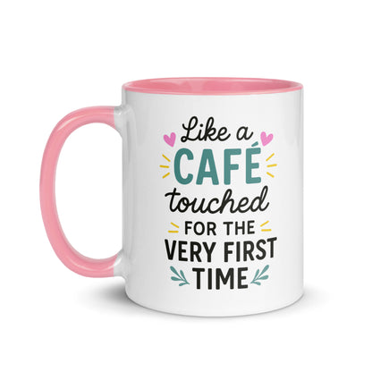 Taza con frase “Like a café, touched for the very first time” para fans del pop