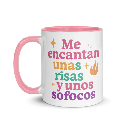 Taza con frase “Me encantan unas risas y unos sofocos” para regalar a mayores de 50 con humor
