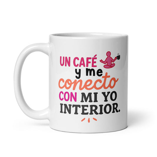 Taza yogui con frase “Un café y me conecto con mi yo interior”